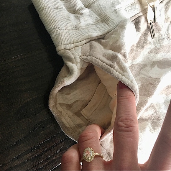 Athleta Balance Printed Jogger in Camo Lux Oatmeal Heather - Picture 13 of 16